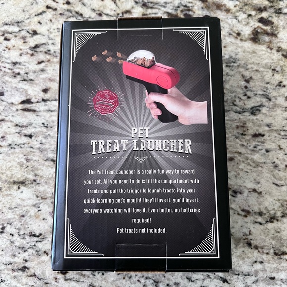 NEW Pet Treat Launcher- Fun Way To Reward Your Pet - Picture 2 of 3